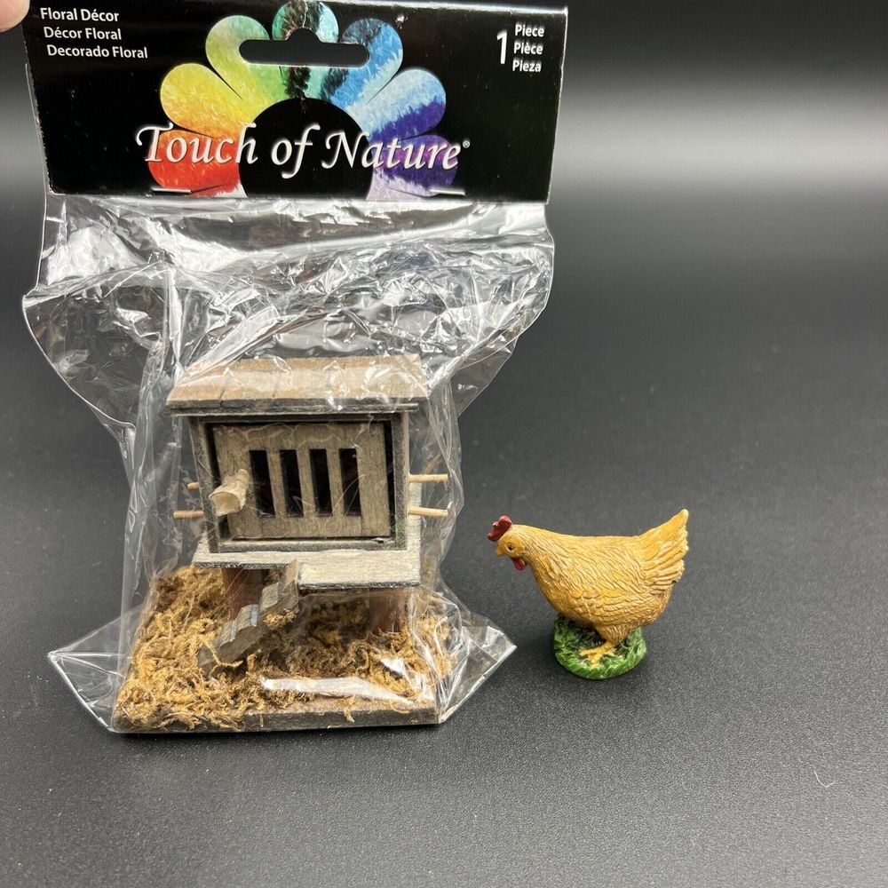 Touch of Nature Mini Fairy Garden Chicken Coop 2.8 by 1.9-Inch Wood With Chicken